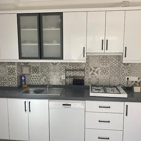 Marinaya Yuerueme Mesafesinde アパート *