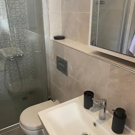 Marinaya Yuerueme Mesafesinde アパート Çeşme