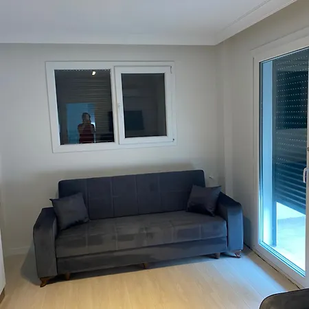 Marinaya Yuerueme Mesafesinde アパート *